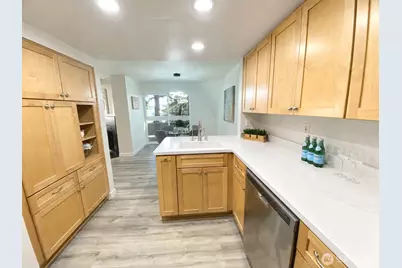 9302 Redmond Woodinville Rd NE #206, Redmond, WA 98052 - Photo 21