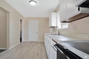 511 S. West Blvd, Aberdeen, WA 98520 - Photo 7