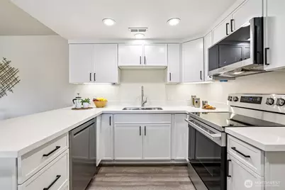 3935 226th Place SE #207, Issaquah, WA 98029 - Photo 13