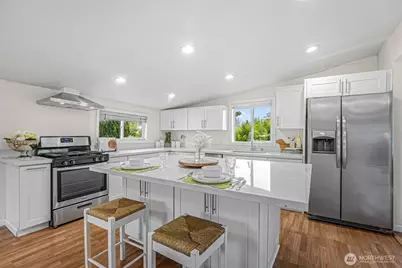 15425 SE 11th Street, Bellevue, WA 98007 - Photo 3
