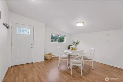 15425 SE 11th Street, Bellevue, WA 98007 - Photo 5