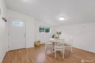 15425 SE 11th St, Bellevue, WA 98007 - Photo 5
