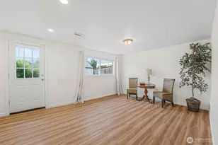 15425 SE 11th St, Bellevue, WA 98007 - Photo 11