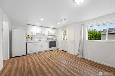 15425 SE 11th Street, Bellevue, WA 98007 - Photo 13