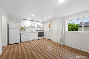 15425 SE 11th St, Bellevue, WA 98007 - Photo 13