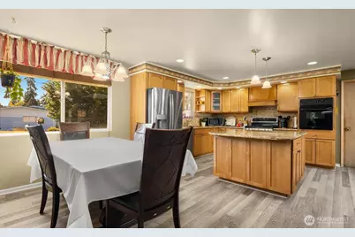 12820 SE 172nd Street, Renton, WA 98058 - Photo 15