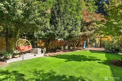 12750 NE 35th Place, Bellevue, WA 98005 - Photo 29