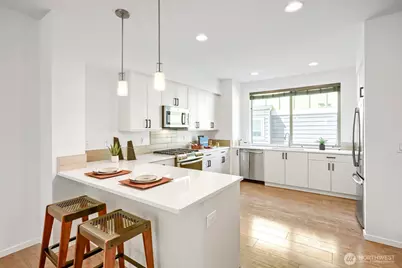 5206 Delridge Way SW #B, Seattle, WA 98106 - Photo 3