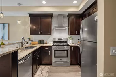 10047 Main Street #305, Bellevue, WA 98004 - Photo 21