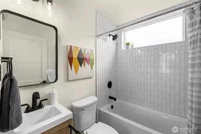 8126 17th Avenue SW #B, Seattle, WA 98106 - Photo 13