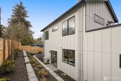 8126 17th Avenue SW #B, Seattle, WA 98106 - Photo 25