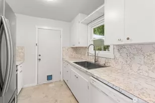 320 Y St SW, Tumwater, WA 98501 - Photo 9