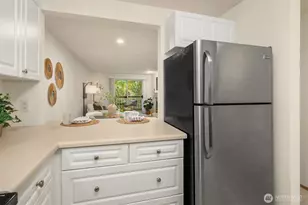 23339 Cedar Way, Mountlake Terrace, WA 98043 - Photo 5