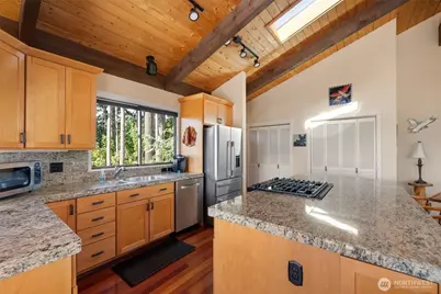 9001 Warren Drive NW, Gig Harbor, WA 98335 - Photo 5