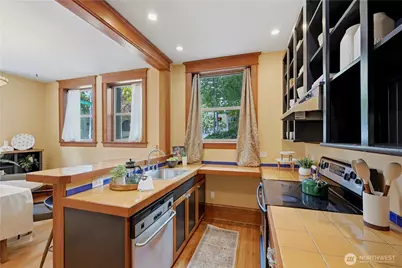 7 Harrison Street #2, Seattle, WA 98109 - Photo 9