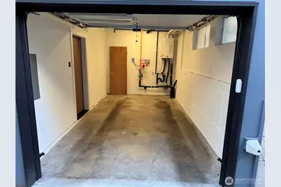 2617 3rd Avenue W, Seattle, WA 98119 - Photo 25