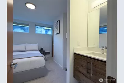 2617 3rd Avenue W, Seattle, WA 98119 - Photo 15