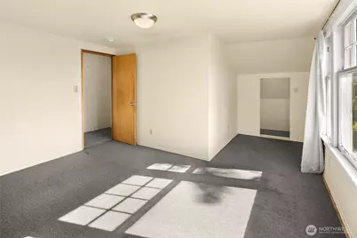 4302 Francis Avenue N, Seattle, WA 98103 - Photo 17