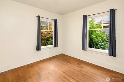 4302 Francis Avenue N, Seattle, WA 98103 - Photo 13