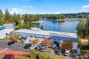 924 Shorewood Dr, Bremerton, WA 98312 - Photo 1