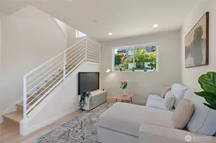 8043 19th Ave NE, Seattle, WA 98115 - Photo 3