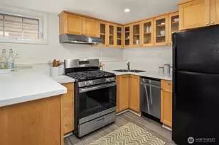 5108 Woodlawn Ave N, Seattle, WA 98103 - Photo 31