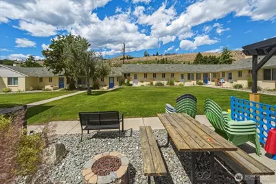 315 W Gibson Avenue, Chelan, WA 98816 - Photo 9