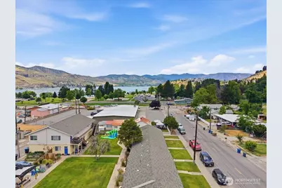 315 W Gibson Avenue, Chelan, WA 98816 - Photo 21