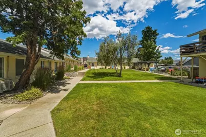 315 W Gibson Avenue, Chelan, WA 98816 - Photo 13