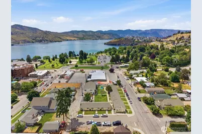 315 W Gibson Avenue, Chelan, WA 98816 - Photo 3