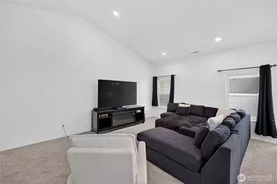 704 Regina Place, Grandview, WA 98930 - Photo 5