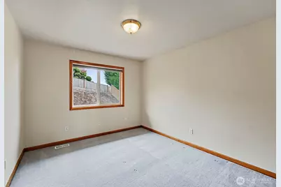 4217 Crystal Lane Loop SE, Puyallup, WA 98372 - Photo 25