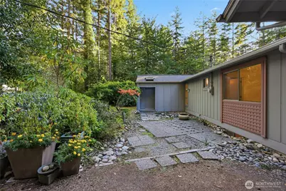 14329 Komedal Road NE, Bainbridge Island, WA 98110 - Photo 3