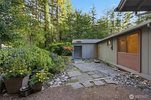 14329 Komedal Rd NE, Bainbridge Island, WA 98110 - Photo 3