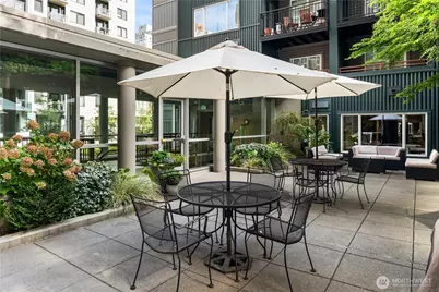 2717 Western Avenue #8014, Seattle, WA 98121 - Photo 25