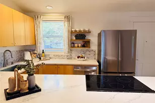1574 NE Park View Dr, Bainbridge Island, WA 98110 - Photo 3