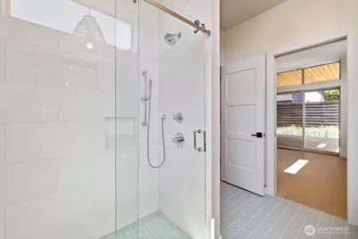 3454 33rd Avenue W, Seattle, WA 98199 - Photo 15