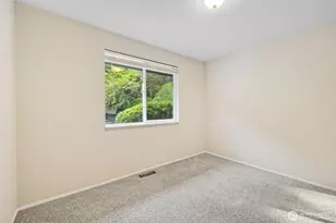 136 128th Ave NE, Bellevue, WA 98005 - Photo 15