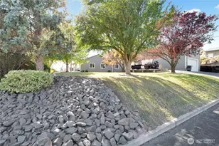 1411 D St SW, Ephrata, WA 98823 - Photo 1