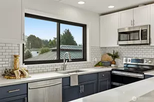 16557 Ovenell Rd, Mount Vernon, WA 98273 - Photo 13
