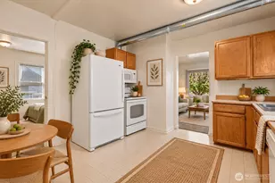 511 N 71st St, Seattle, WA 98103 - Photo 7