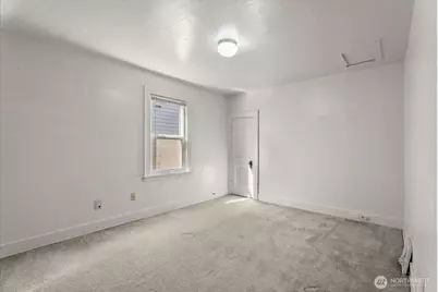 511 N 71st Street, Seattle, WA 98103 - Photo 17