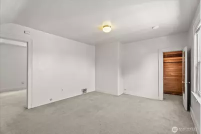 511 N 71st Street, Seattle, WA 98103 - Photo 15