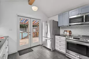 4503 NE 95th St, Seattle, WA 98115 - Photo 9