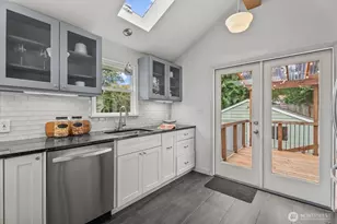 4503 NE 95th St, Seattle, WA 98115 - Photo 7