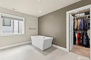 11030 SE 60th Ln, Bellevue, WA 98006 - Photo 19