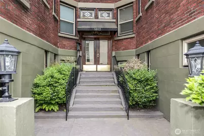 1012 Queen Anne Avenue N, Seattle, WA 98109 - Photo 3
