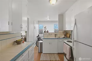 1012 Queen Anne Ave N, Seattle, WA 98109 - Photo 9