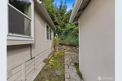 12608 NE Hollyhills Drive, Bothell, WA 98011 - Photo 31