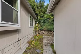 12608 NE Hollyhills Dr, Bothell, WA 98011 - Photo 31